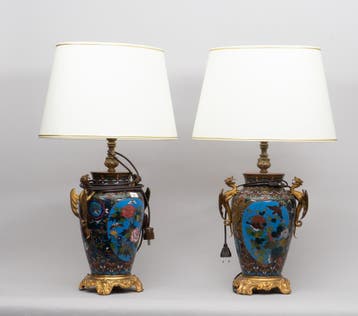 2 cloisonne vazen vermaakt tot tafellampen, China, 20e eeuw