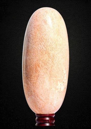 Grote 7,7 kg perzik maansteen sculptuur - Shiva Lingam -