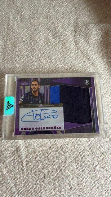 Topps Antiquity Hakan Calhanoglu /50 Gesigneerde kaart,, Nieuw