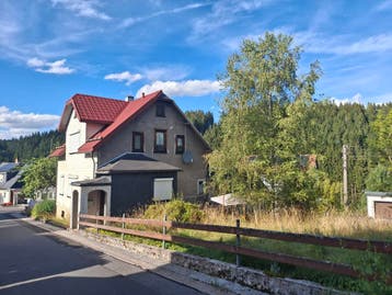 VRIJSTAAND 2 GEZINSHUIS MET FLINKE TUIN EN DUBBELGARAGE., Altenfeld, Dorp, Woonhuis, Duitsland