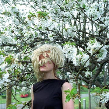 Rachel Lang (1984) - Untitled ( donna con fiori)