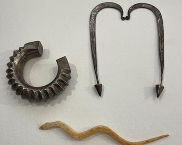 Armband en oorversieringen - Staal, Been, Zilver - India en, Antiek en Kunst