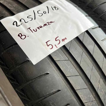 2 x Bridgestone Turanza 225-50-18 Zomerbanden 5,5mm, Auto-onderdelen, Banden en Velgen, 18 inch, Gebruikt, Ophalen of Verzenden