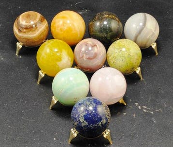 Genezende stenen, lapis lazuli, nefriet, calciet, aragoniet,