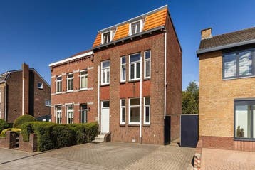 Woning te huur in Sittard-Geleen - 174 m² - 8 kamer(s) - 8, Huizen en Kamers, Huizen te huur, Overige soorten, Sittard-Geleen