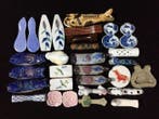 Japanese - Beeld, Unique Set of 30 / Pottery Chopstick Rest