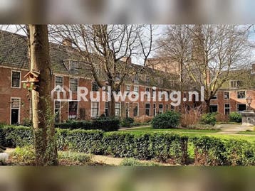 Haarlemse hofjeswoning in centrum, Amsterdam