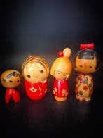 Beeld, Vier cute faces Vintage Japanse Creatieve Kokeshi, Antiek en Kunst
