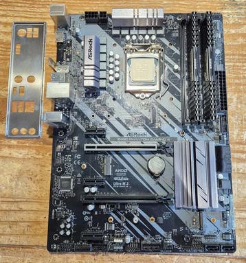 Asrock Z490 - Intel i9 10900K - 32GB DDR4 RGB, Computers en Software, LGA1200, DDR4, Ophalen of Verzenden, Zo goed als nieuw