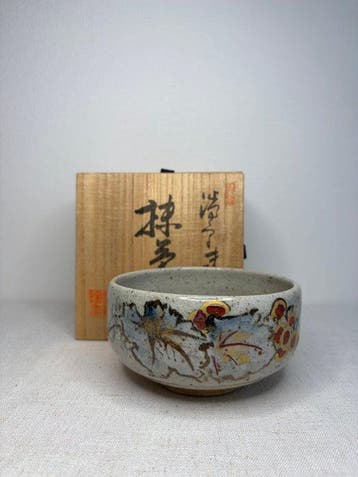 Japanse Shino-aardewerken chawan – natuurlijk asglazuur –