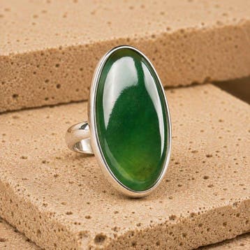 Grote ring van 925 sterlingzilver en Nieuw-Zeelandse groene