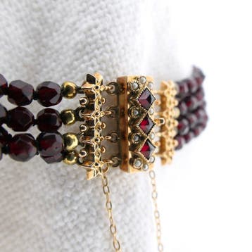 Antieke granaat kralenarmband met gouden siersluiting met..., Gebruikt, Ophalen of Verzenden, Met edelsteen, Goud