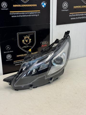 Peugeot 2008 1.2 THP bj.2018 koplamp links art.9814749080, Gebruikt, Peugeot