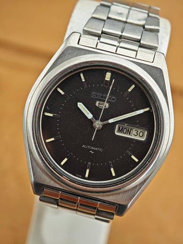 Seiko - 5 Automatic Day-Date Ref. 7009-8761 – Vintage Men’s