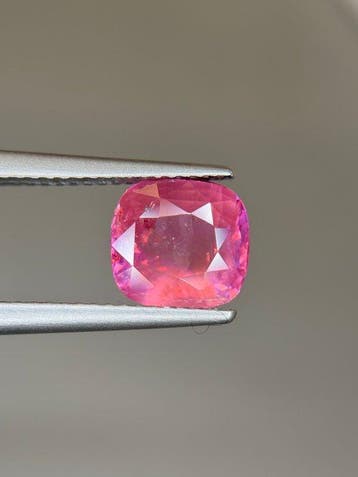 1 pcs Roze, Oranje Padparacha saffier - 2.95 ct - Asian, Nieuw