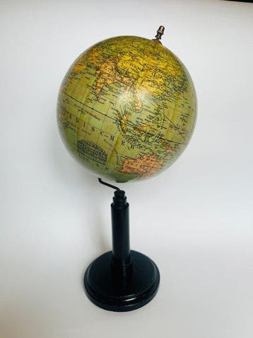 Terrestrial table globe - C.Luther - P. Oestergard Columbus