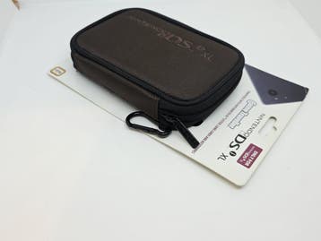 Nintendo DSi XL - Game Traveller - New, Spelcomputers en Games, Spelcomputers | Nintendo DS, Verzenden, Gebruikt