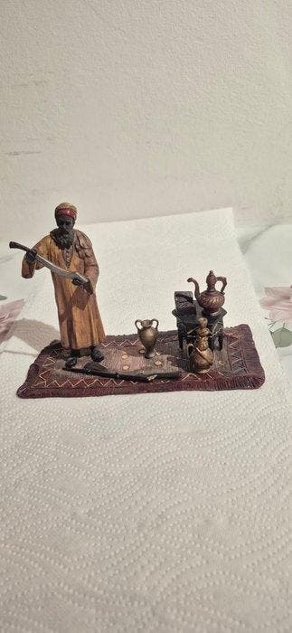 sculptuur, Orientalischer Waffenhändler - 14 cm - Koud
