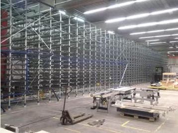 Verticaal geautomatiseerd magazijnsysteem 42 meter