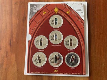 Nederland. Airborne herdenkingsraam Sint Martinuskerk te