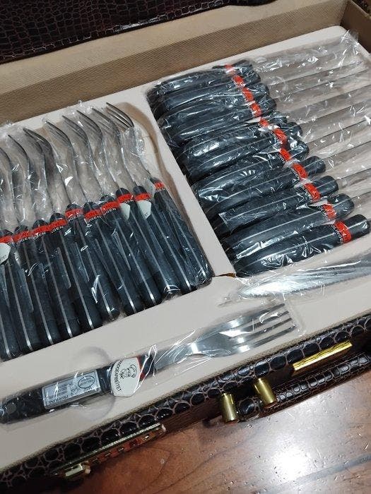 Mondial linea em - Bestekset voor 12 personen (31) - Staal,, Antiek en Kunst, Antiek | Meubels | Tafels
