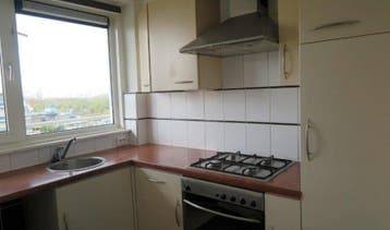 Te Huur 3 Kamer Appartement Burgemeester Hazenberglaan In Ro, Huizen en Kamers, Rotterdam, Direct bij eigenaar, Appartement, Rotterdam