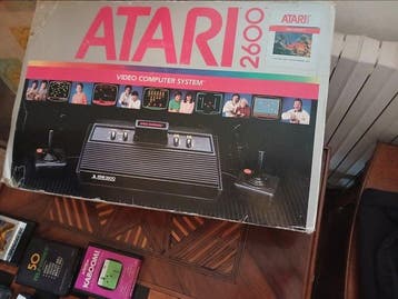 Atari - 2600 VCS - Videogameconsole + games - In originele, Nieuw