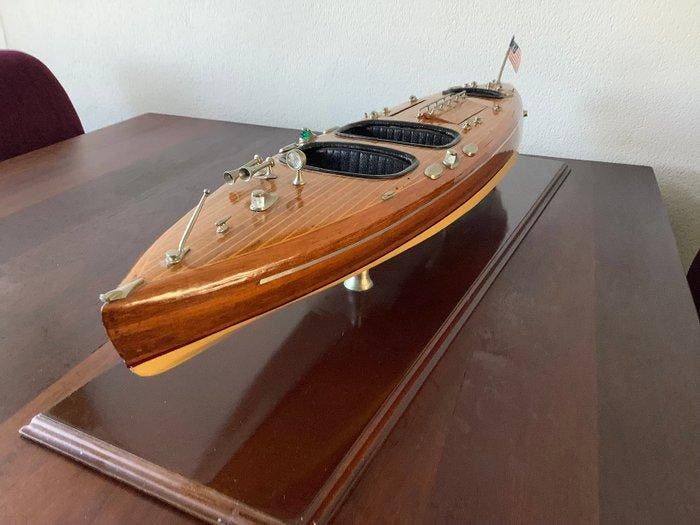 Chris-Craft - Tentoonstelling modelboot -, Hobby en Vrije tijd, Modelauto's | 1:5 tot 1:12