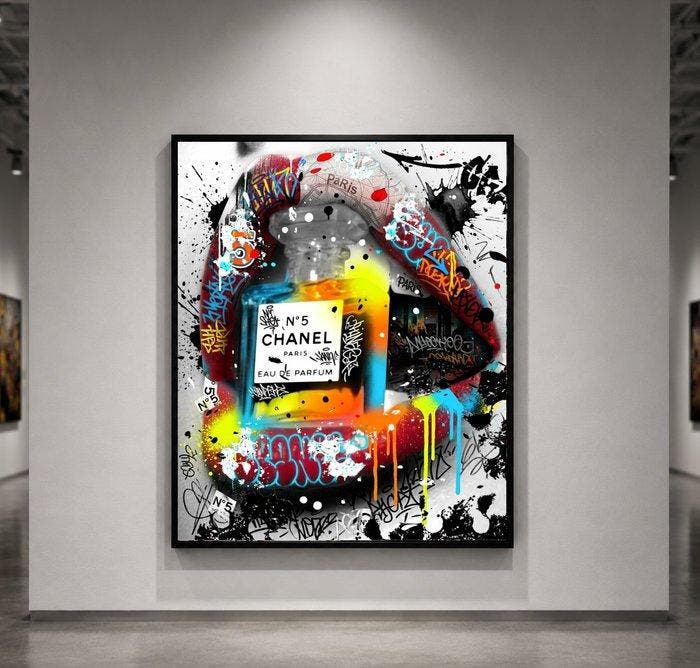 Moabit - Gilded Silence X Chanel No.5, Antiek en Kunst, Kunst | Designobjecten