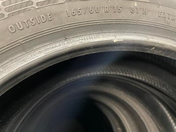 “165 60 15 continental. Demo. Puntjes zitten er nog op”, Ophalen, Gebruikt, 15 inch, Band(en)