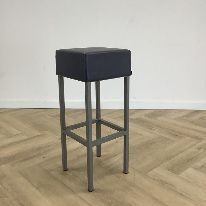 Eromes barkruk zithoogte 80 cm,  grijs, Huis en Inrichting, Barkrukken, Gebruikt, Leer, Ophalen of Verzenden