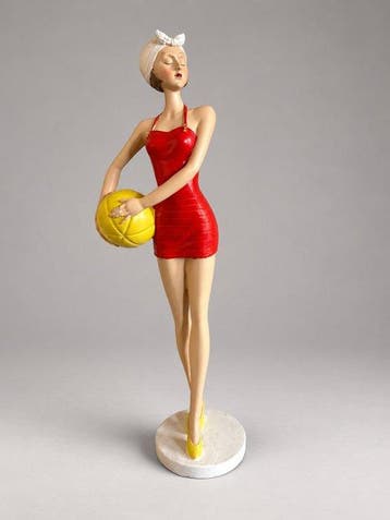sculptuur, Beach Lady with Ball – groot decoratief beeld in