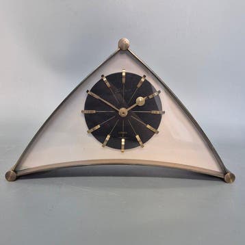Klok - Vintage Atlanta Tisch Uhr – Dreieckiges Design aus