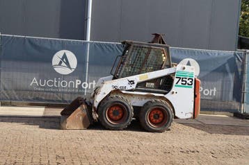 Veiling: Schranklader 753 Diesel, Ophalen, Wiellader of Shovel
