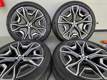 BMW iX 1021M 22 inch velgen zomerbanden Pirelli M Sport OEM, 275 mm, Banden en Velgen, Nieuw, Overige maten
