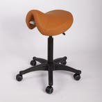 Hippe en comfortabele zadelkruk voor jouw (thuis)werkplek!, Bruin, Nieuw, Ophalen of Verzenden, Bureaukruk