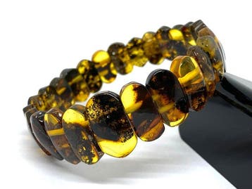 Cosmic Forest – Geel-Donkere Baltische amber