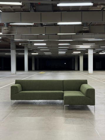 Design on Stock Bloq Bank | Groen | NIEUWSTAAT + Garantie, Huis en Inrichting, Banken | Bankstellen, 250 tot 300 cm, Ophalen of Verzenden