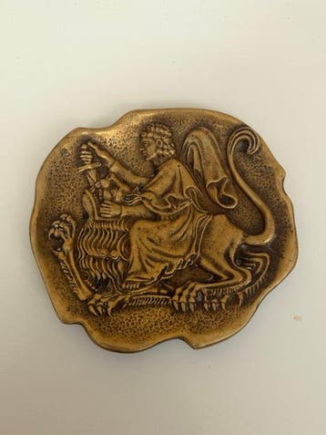 M. Leverrier - sculptuur, Vide-poche - Homme sur un lion -