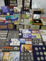 Wereld. Collection of coins/banknote/medals/euro inkl. pp