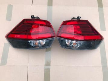 Nissan X-Trail T32 lift 17+ achterlicht links of rechts, Verzenden, Gebruikt