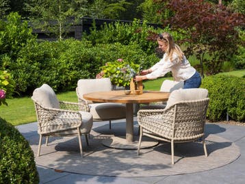 Saba Sardinia low dining tuinset 5 delig 130 cm rond teak, Ophalen of Verzenden, Nieuw