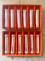 Saint Hilaire - Messensteun (12) - Verzilverd metaal -, Antiek en Kunst, Antiek | Meubels | Tafels