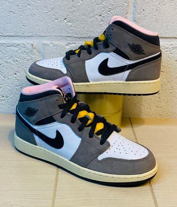 Air Jordan - One Mid Cave Stone P40 - Sneakers - Maat: EU 40, Nieuw