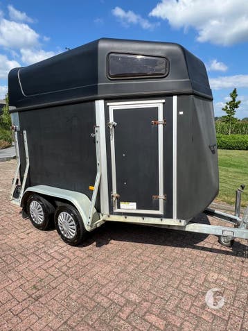 Mooie Hotra 2-paards met zadelkamer!, Ophalen, Zo goed als nieuw, Hout, 2-paards trailer
