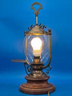 Prunkvolle Tischlampe im Antik-Stil – Messing & Holz –