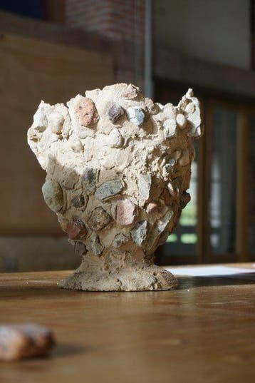 Riccardo Cenedella - Vaas - Cement, stenen, puin - ruïnes