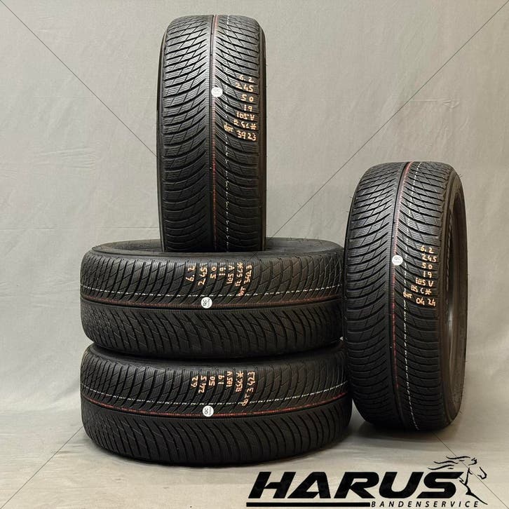 245/50/19 105V RSC * Michelin winterbanden 6,2mm profiel 4X, Auto-onderdelen, Banden en Velgen, 19 inch, Erkend duurzaam, Winterbanden