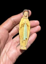 Onze Lieve Vrouw van Lourdes: neogotische beeldhouwwerken in