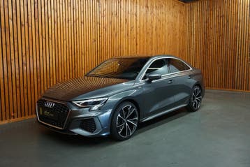 Audi A3 35 Tfsi S-tronic / Panoramadak / Apple Carplay / LED, Automaat, Leder en Stof, Nieuw, Sedan